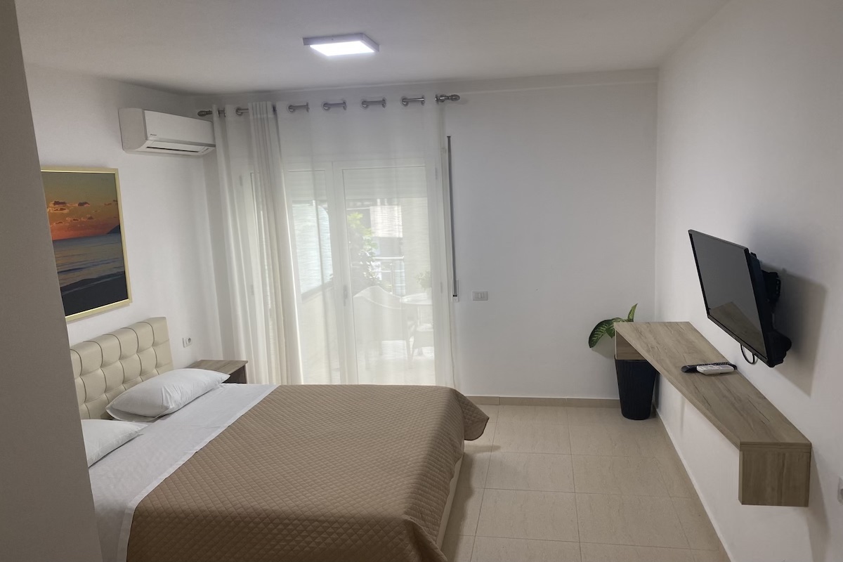 hotel aglon vlora funclub5