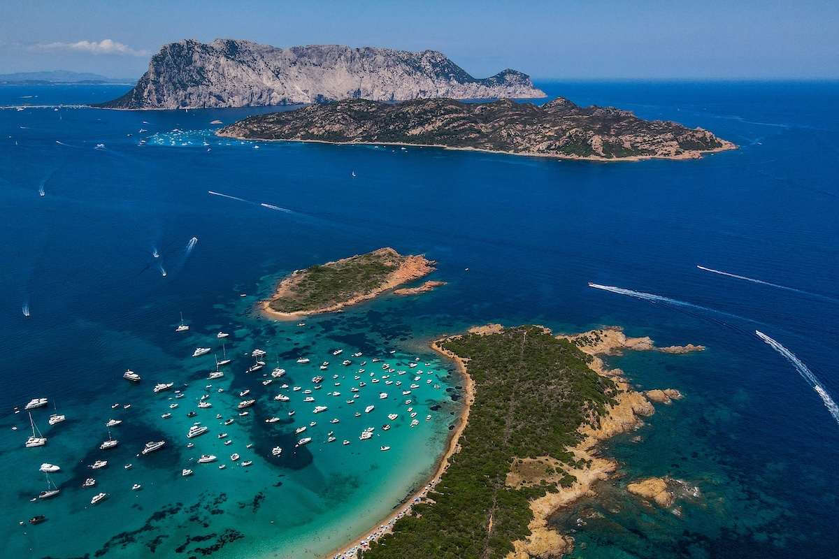 Aerial,View,Of,Capo,Coda,Cavallo,Beach,(tail,Of,The