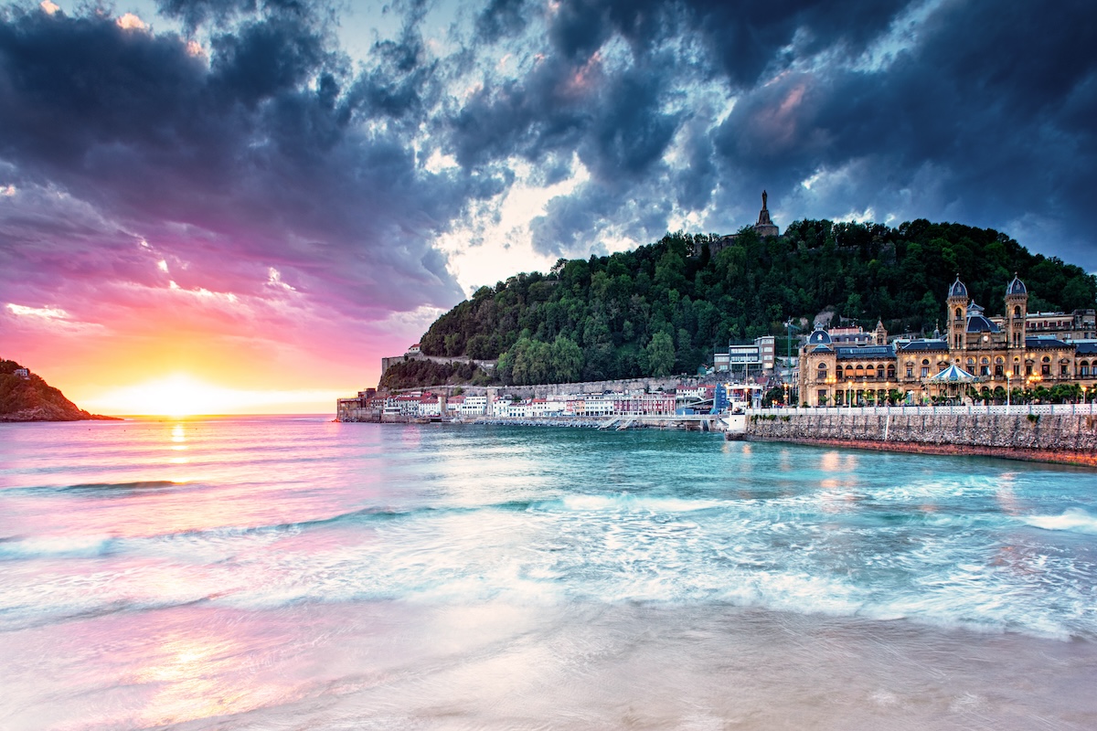 Nice,Sunset,At,The,Old,Town,Of,San,Sebastian,,Spain