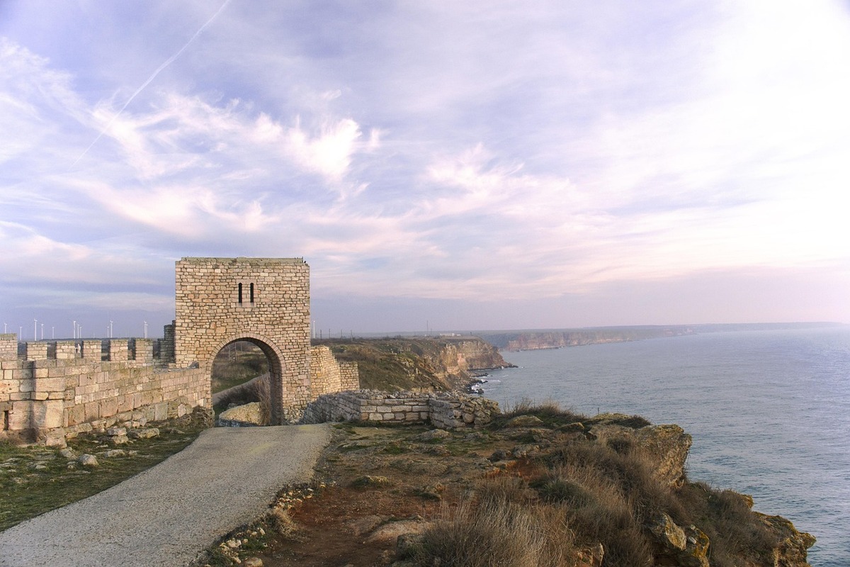 cape-3661757 1280 (1)